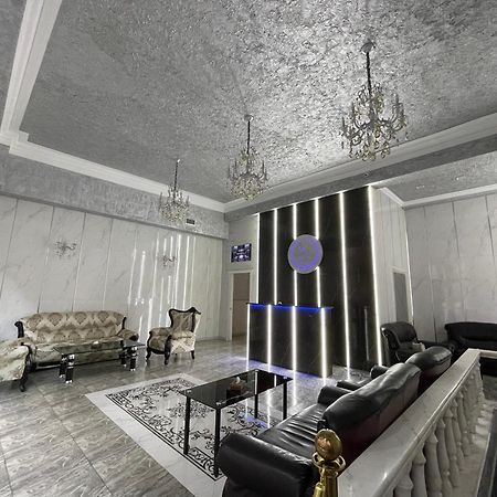 Midcity Hostel Yerevan Bagian luar foto