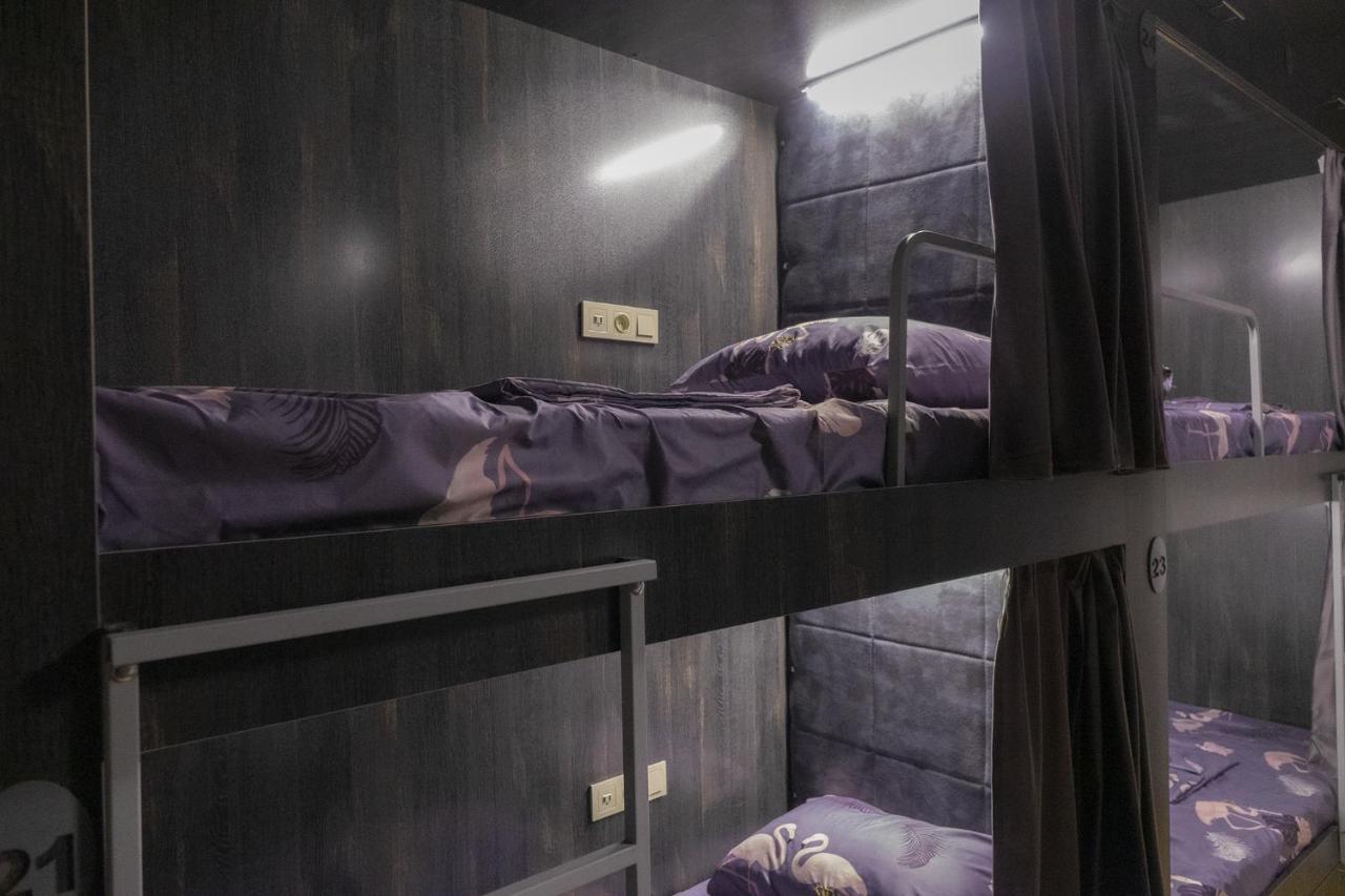 Midcity Hostel Yerevan Bagian luar foto