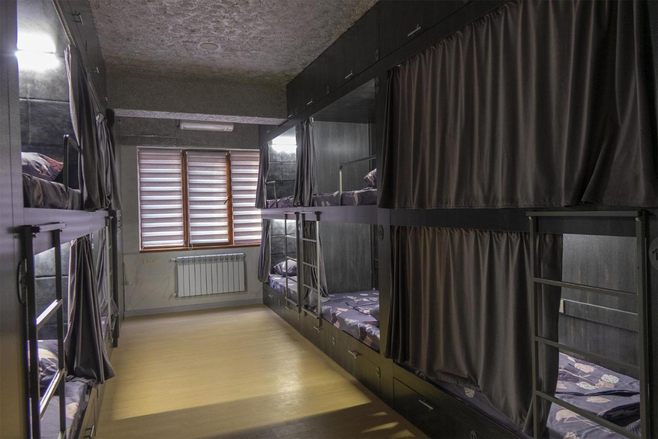 Midcity Hostel Yerevan Bagian luar foto