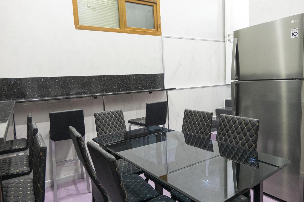 Midcity Hostel Yerevan Bagian luar foto