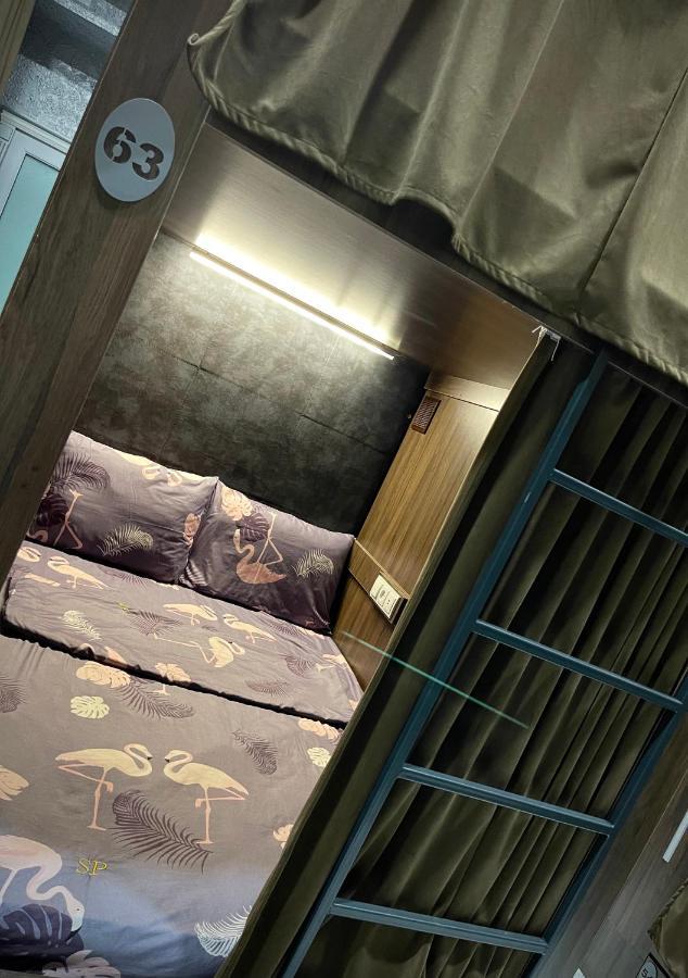 Midcity Hostel Yerevan Bagian luar foto