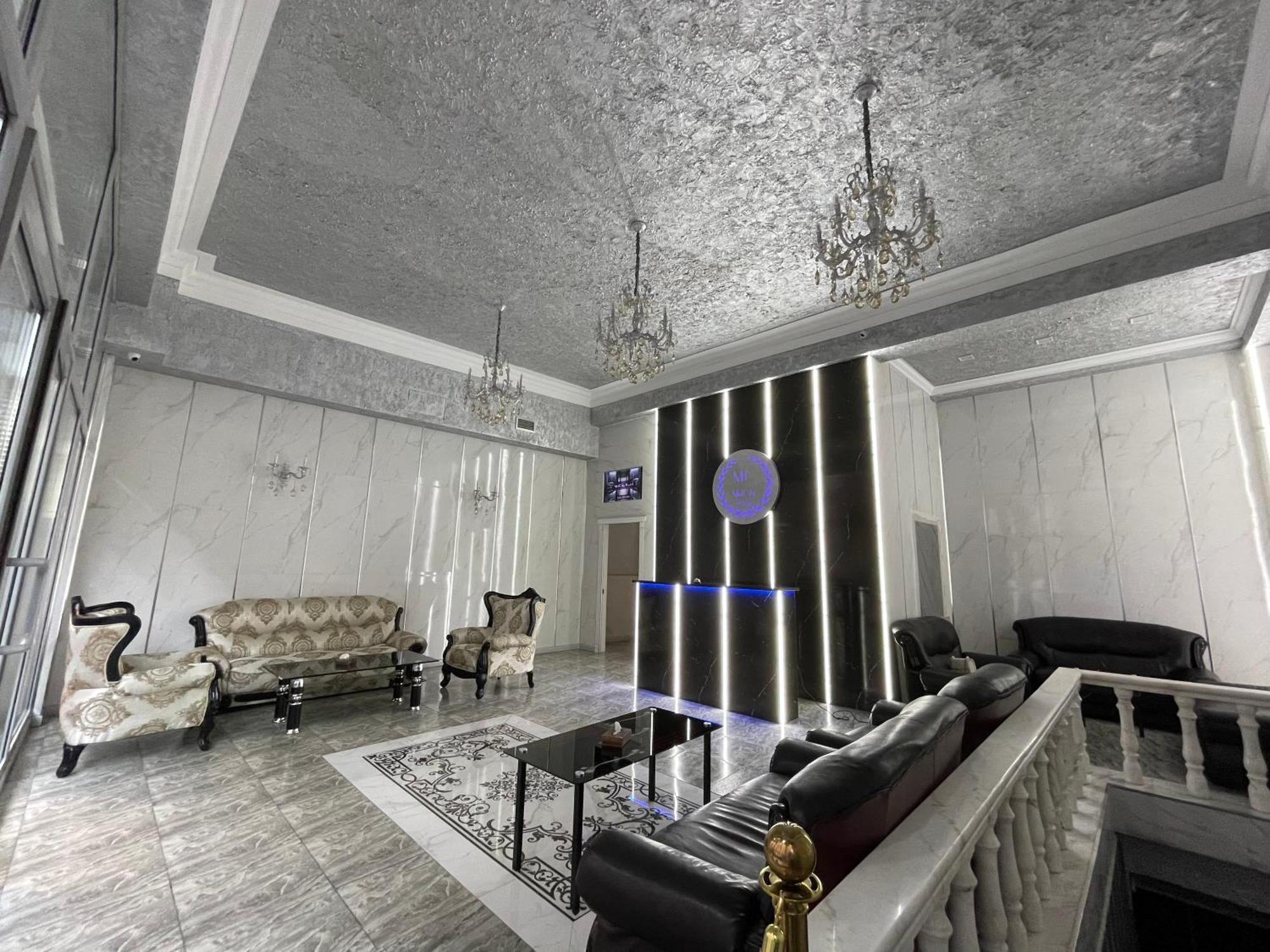 Midcity Hostel Yerevan Bagian luar foto