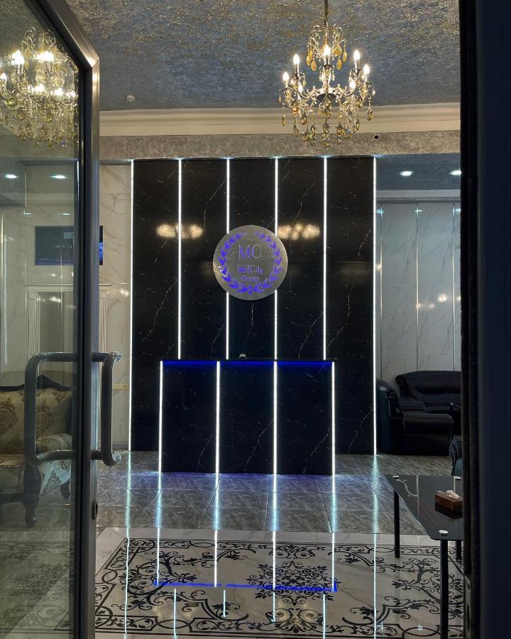 Midcity Hostel Yerevan Bagian luar foto