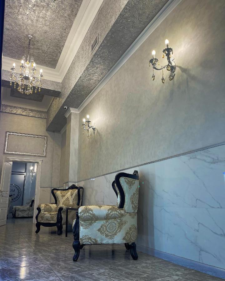 Midcity Hostel Yerevan Bagian luar foto